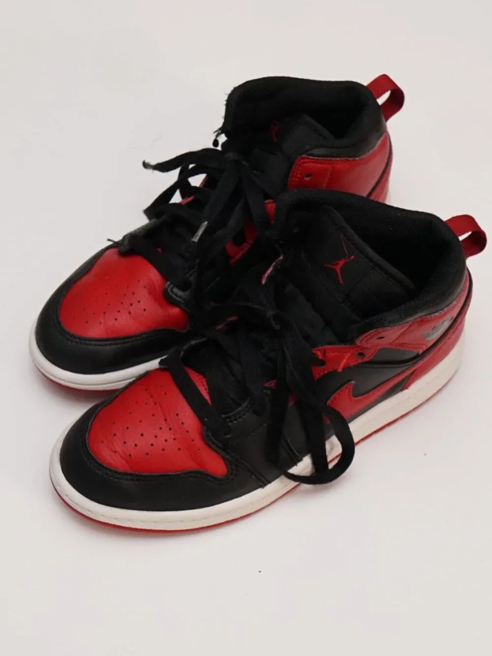 Jordan 1 Mid, black and red, size 3Y